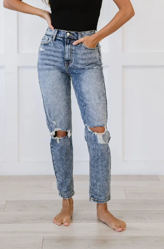 High Rise Distressed Mom Jean *RESTOCKED*